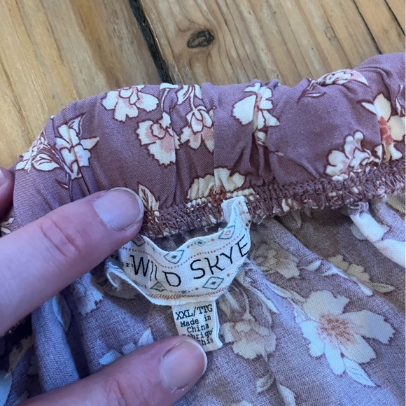 Wild Skye floral midi skirt - Picture 2 of 4